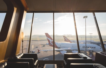 Qantas Airplanes Overlooking Lounge